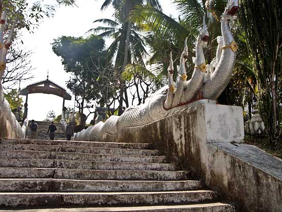 beton-sárkány korlát