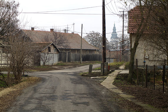 Jó hangulatú, kedves kis falu (város!). A szegénység megakadályozta a nagy pusztítást az elmúlt ötven évben.